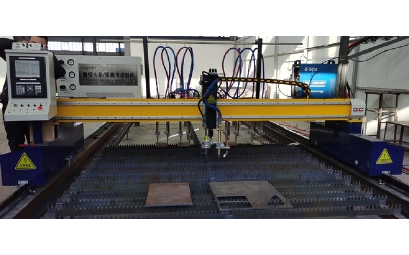 2020年12月 多頭數(shù)控火焰切割機(jī)交付使用